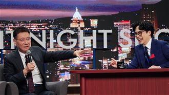 趙少康拒用護膝走路　賀瓏：草包在做的