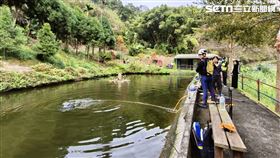 苗栗卓蘭某露營區父子溺水，消防隊先後救起送醫不治。(圖/民眾提供)