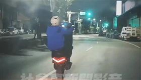 新北市,八里,翹孤輪,危險駕駛,