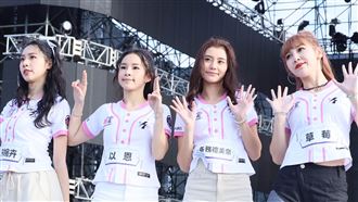 《炸裂吧！女孩》現身台中跨年　4女超甜