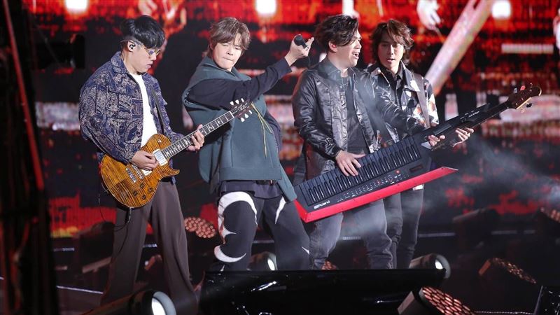八三夭台北跨年開場　真唱飆7首不怕破音
