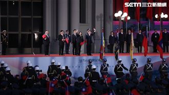 府前升旗典禮　蔡英文、賴清德出席唱國歌