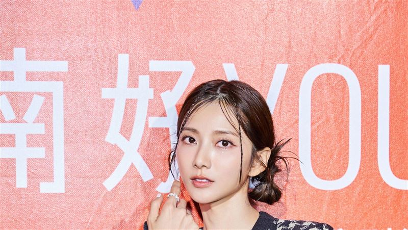 蔡黃汝輕忽病毒撐不住倒下　狂嘔吐不止