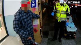 台中紅帽老翁獨留超商2天，失蹤人口，警助失聯30年父女團圓。(圖/翻攝畫面)