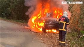 苗栗泰安鄉象鼻部落產業道路火燒車。(圖/民眾提供)
