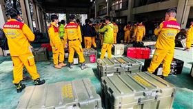 日本強震  屏東特搜隊整備器材待命馳援日本石川縣1日發生地震後有多棟房屋倒塌及停電，屏東縣消防局出動40人特搜隊伍，整備後至南投縣竹山鎮集結待命，一旦接到外交部通知馬上可以啟程出發，前往災區執行救援任務。（屏東縣政府提供）中央社記者李卉婷傳真  113年1月1日