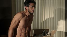 錢裕揚在《孫家兄弟》大秀結實好身材。（圖／Netflix提供）