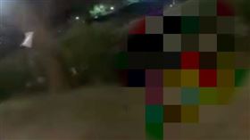 野戰,情侶,跨年,（圖／翻攝自《爆料公社》）