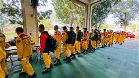 日本強震增至8人死亡，消防署動員160人與搜救犬隨時準備出發。（圖／消防署提供）