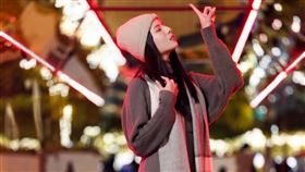 3個簡單小技巧，拍出絕美夜間人像照。（圖／台灣索尼提供）