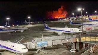 日本飛機成巨大火球！引擎驚見「破大洞」
