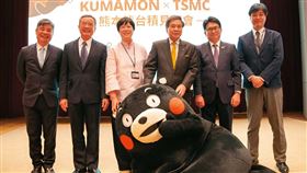 何麗梅（左3）獲提名進入台積電董事會，呼聲最高。（圖／翻攝台積電臉書）