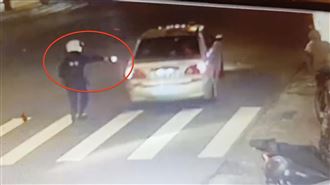 新竹男持毒拒檢還衝撞　警開5槍追14公里