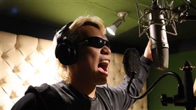 阿跨面自我催眠（圖／文總提供）