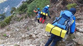 網路揪團縱走南三段，6隊員先下山，2人體力透支失聯尋獲，郡大林道(圖／翻攝畫面)
