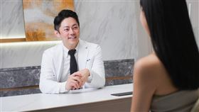 40歲服飾女老闆火雞脖上身！周杰醫師：3C產品用量大恐加深頸紋（業配勿用）