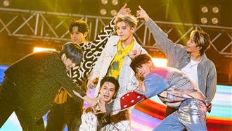 Ozone跳破褲子啦！上空中一字馬HOLD不住