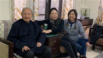 司馬中原合影愛女氣色佳　未料2週後逝世