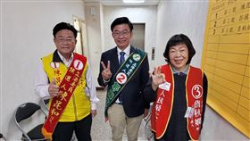 台南第2選區3立委候選人出席政見發表會台南市選委會3日舉辦立委選舉公辦政見發表會，第2選區3名立委候選人皆出席，左起為無黨籍陳昆和、民進黨郭國文、人民最大黨詹秋嫻。（台南市選委會提供）中央社記者楊思瑞台南傳真  113年1月3日