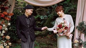 作家H、陳佩甄（翻攝自作家H臉書）