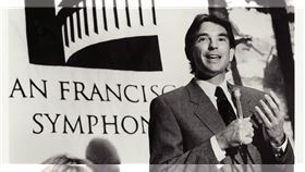 12月21日甫度過79歲生日的知名指揮家、舊金山交響樂團（San Francisco Symphony）前音樂總監Michael Tilson Thomas（MTT）因健康考量，決定取消指揮該團明年1月18至20日及2月23至25日的節目。