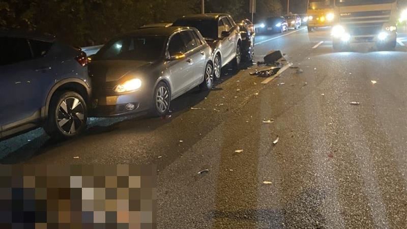 國3香山段6車追撞　2人下車被撞飛