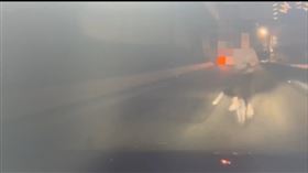 50多歲王姓男子不慎騎單車誤上水源快速道路。（圖／翻攝畫面）