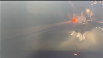 北市單車騎士逆向上快速道路　遭汽車撞飛