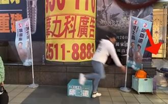 千鈞一髮！見娃娃推車傾倒邱臣遠飛身救嬰