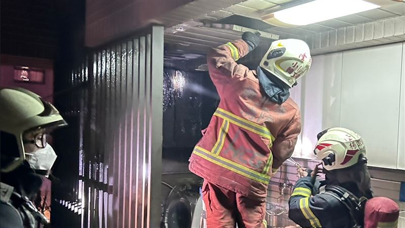 點蠟燭照明不慎釀火警　整台洗衣機燒毀
