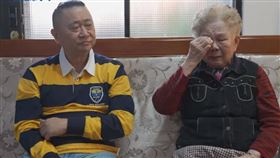 柯媽媽（右）回憶柯文哲兒時吃麵包的往事。（圖／翻攝自木曜4超玩YouTube頻道）