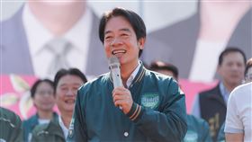 賴清德前往屏東西勢忠義祠與東港鎮海宮參香祈福，並接連出席「六堆客家後援會成立造勢大會」、「東港區團結造勢大會」（圖／賴清德競總提供）