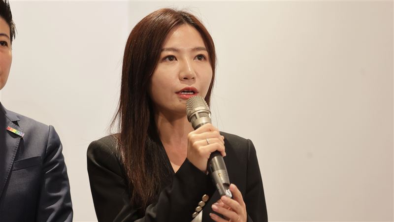 在地社工秀私人對話　揭吳沛憶做了這些事