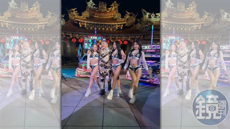 董至成啤酒肚消風　宮廟前擁辣妹有原因