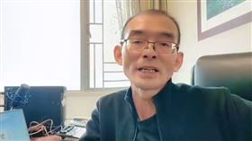 一名中國深圳父親發出懸賞千萬尋子的消息，許是因為獎勵豐厚，因此當天瞬間就登上熱搜，不料卻為他帶來困擾「甚至有40歲的人到我公司樓下說是我兒子，要和我一對一DNA比對，我才51歲」。（圖／翻攝自微博）