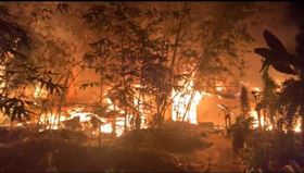 雙溪農舍工寮大火。（圖／翻攝畫面）