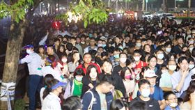 2023高雄跨年人潮(高捷提供)