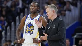 ▲金州勇士庫明加（Jonathan Kuminga）已經對主帥柯爾（Steve Kerr）沒信心。（圖／美聯社／達志影像）
