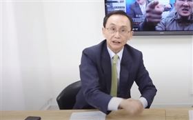 吳子嘉大罵館長。（圖／翻攝自YouTube董事長開講）