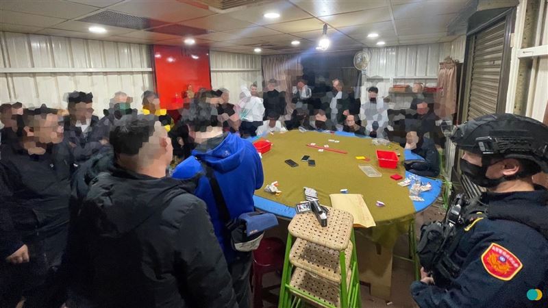 拉客司機拉錯人　助新北警搗破賭場逮38人