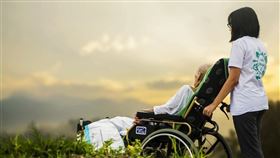 病主法上路一週年，衛福部6日發布新聞稿宣布11類罕病即日起正式納入病主法。根據衛福部統計，截至目前全台有1萬1317人完成簽署。（示意圖／圖取自Pixabay圖庫）