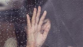 襲胸（示意圖／Pixabay）