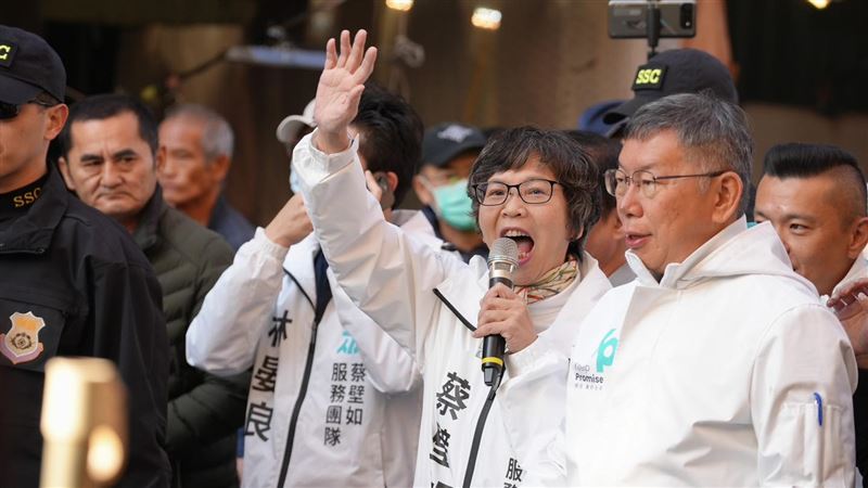 蔡壁如又失言？　造勢晚會提「封關民調」