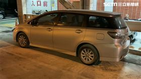 台中屁孩車手找2友人朝第三分局偵防車丟汽油彈。(圖/民眾提供)