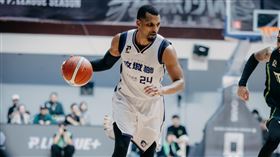 ▲攻城獅39歲艾夫伯上場32分25秒，拿下全場最高28分、11籃板。（圖／新竹御頂攻城獅提供）