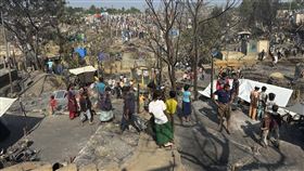 孟加拉難民營大火　近7000洛興雅人無家可歸（圖／美聯社／達志影像）