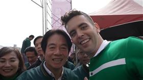 美國網紅樂樂法利觀賞賴清德造勢（圖／翻攝自YT）