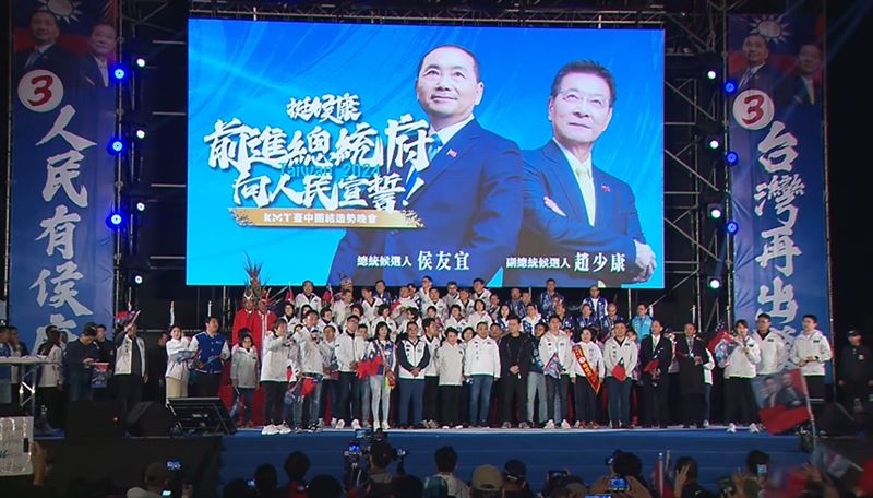 台中造勢破12萬人　侯友宜帶領萬人宣誓