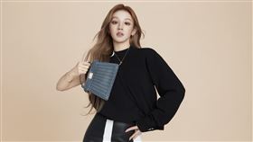 ▲(G)I-DLE成員宋雨琦，FENDI。（圖／品牌提供）