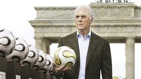 ▲「足球皇帝」之稱的德國傳奇名將碧根鮑華（Franz Beckenbauer）已經去世，享壽78歲。（圖／美聯社／達志影像）